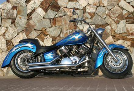 Yamaha V Star 1100 / Drag Star Classic with Air Ride Lowered